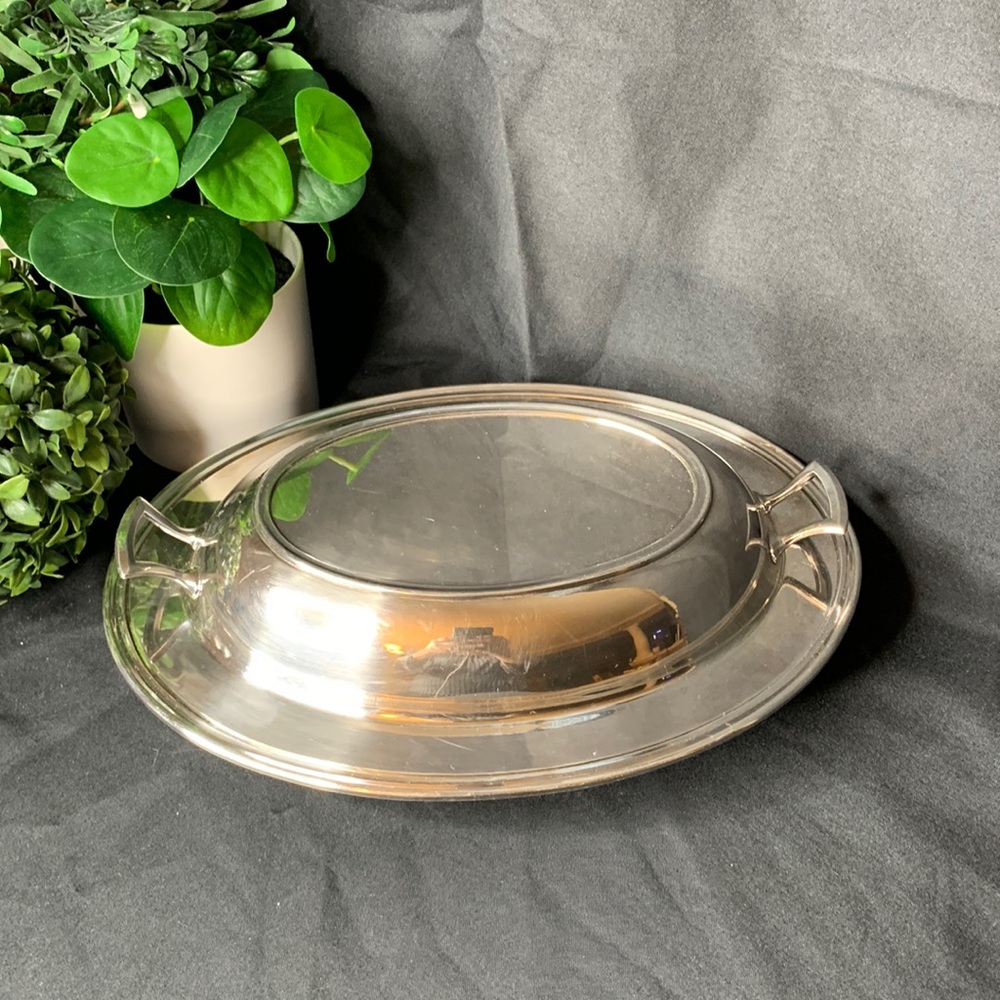 Vintage BEDFORD Wm Rogers EPNS covered silver plate vegetable dish with handles